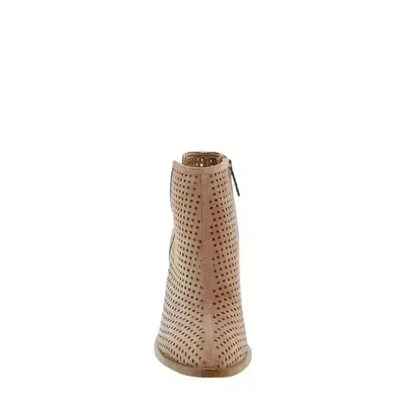 1.State Larocka Blush Suede Pointed Toe Stacked Heel Perforated Ankle Booties. - Picture 2 of 4